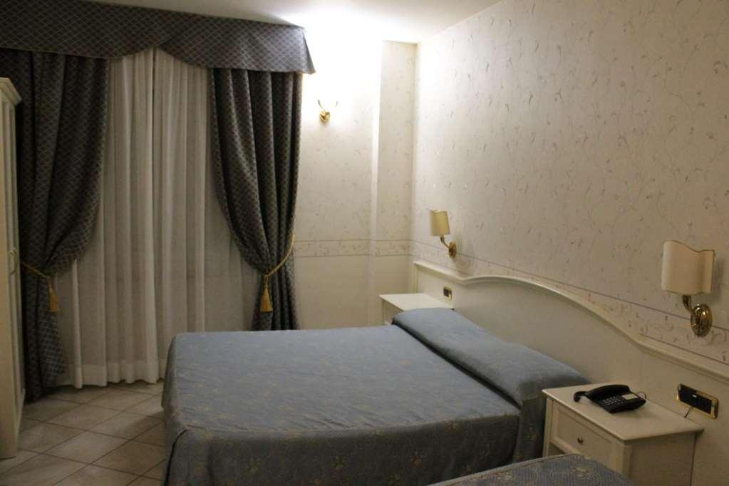 Hotel La Noce Chivasso Room photo